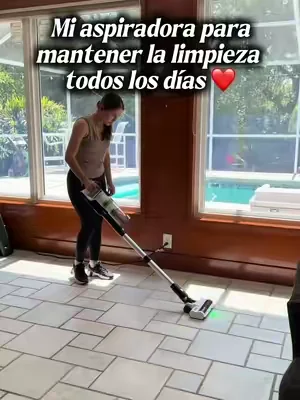 ❤️Mantener la casa limpia no siempre significa hacer una limpieza profunda. A veces, unos minutos al día hacen toda la diferencia.  Esta aspiradora inalámbrica se ha convertido en uno de esos productos que uso casi todos los días. Me encanta pasarla después de cocinar, en el baño o al final del día para recoger migas, pelitos y ese polvito que siempre aparece. Además, la luz LED verde ayuda a detectar la suciedad que muchas veces ni siquiera vemos. 🙌 Si estabas buscando una opción práctica para el día a día, aquí te la dejo🥰#apiradorainhalambrica #aspiradoraportatil #limpiezadecasa #favoritosdelimpieza #homeikavacuum 