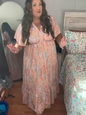 Yall need to run & grab this while it’s in stock!!!! Soooo cute!! #plussize #plussizefashion #maxidress #maxidressoutfit #plussizedress 