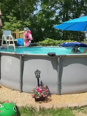 Cantilever umbrella is perfect for added pool shade. #poolshade #cantileverumbrella #offsetumbrella #poolumbrella #patioumbrella 