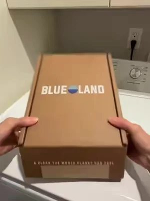 If you’re trying to detox plastic start with your laundry detergent. Stock up on blue land laundry detergent now. #laundrydetergent #nontoxicliving #laundrysoap #blueland @Blueland 