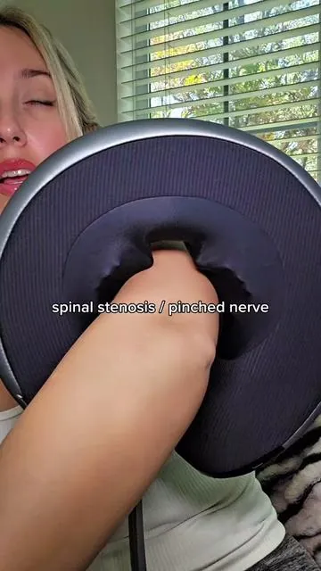Immersive neck massager to help with spinal stenosis, pinched nerve pain or scar tissue. The heat and pressure feel absolutely incredible! #summervibes #tiktokshopcreatorpicks #dealsforyoudays #neckmassager #neckpainrelief 