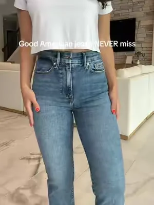 Good American straight jeans >>