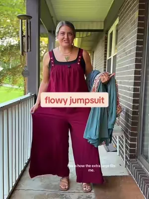 Flowy overalls jumpsuit #overalls #jumpsuit #womensfashion 