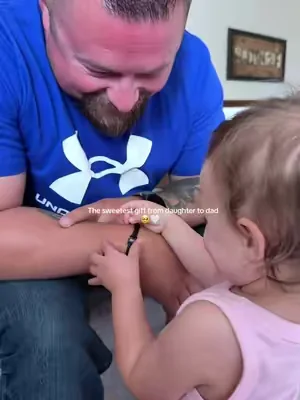 A personalized necklace with your little one’s name 🤍