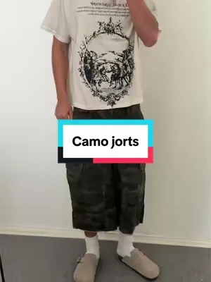 Affordable baggy camo jorts. #camojorts #baggyjorts 