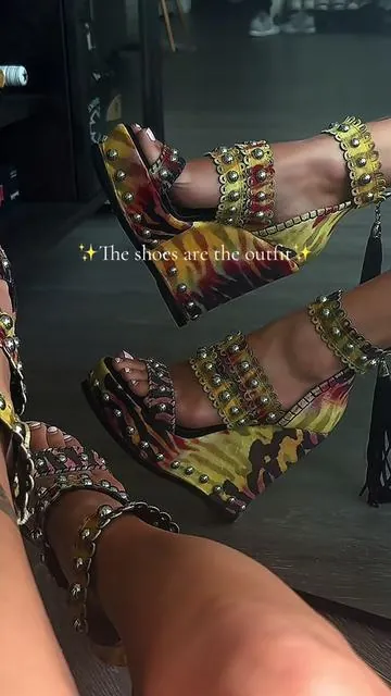 These are so monsters high coded. #coolgirlaesthetic #y2k #early2000s #wedges #CapCut 
