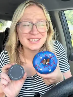 Both of these things are circular. #hypermount #phonemount #dunkin #dealsforyoudays #phoneholder 