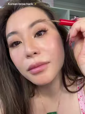 Soft brows ✨@espoir USA #browmascara #browtint #espoirbrowfixingcara #eyebrows #bleachedbrows 