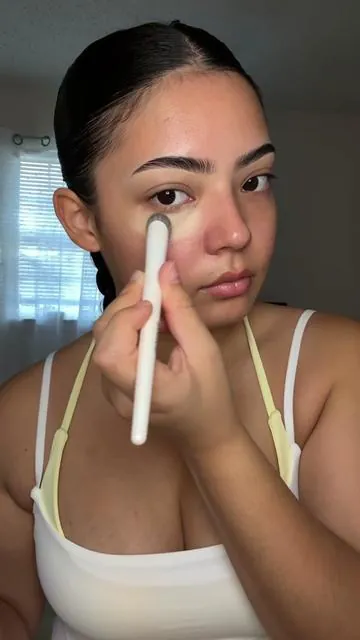 Korean makeup does not playyy #tfitconcealer #tiktokshopfinds #koreanmakeup #highcoverageconcealer #fyp 