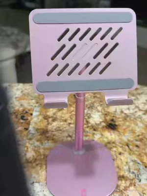 Love this and it’s the perfect color tooo! #tabletstand #deskmusthaves #tabletholder #tablet #studying 