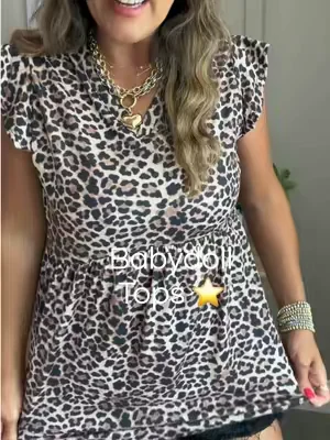 Trust me, you’ll love these 🤎🖤 @WIHOLL #worktops #babydolltop #fashioninspo #momapproved   