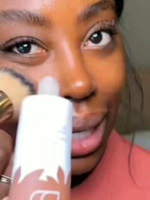 Love a good tinted moisturizer!  #bbcream #tintedsunscreen #tintedmoisturizer #tarte #tartebbblurtintedmoisturizer 
