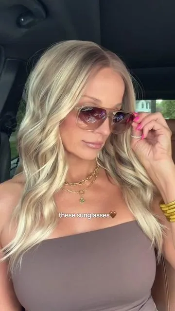 Looking expensive doesn’t have to be expensive… you’re welcome 🤝 #sunglasses #quayaustralia #quaysunglasses #summerstyle @Quay 