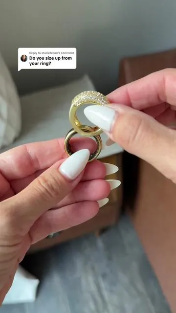 Replying to @staciefedan - talking more about sizing on PAVOI’s new smart ring covers @PAVOI  #ringjacket #rings #pavoijewelry #dealsforyoudays #tiktokshopcreatorpicks 