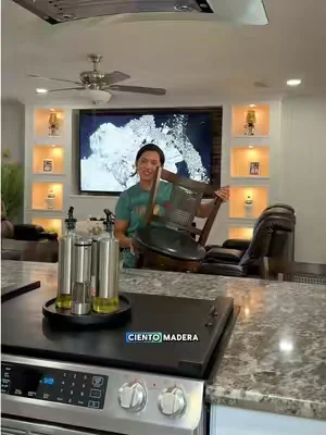 Set de sillas para la isla de tu cocina madera pura súper confortable #barstool #swivelchair #tiktokshopcreatorpick #dealsforyoudays #summerwins @PHIVILLA Home 