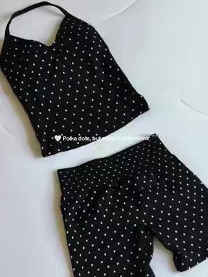 Obsessed with this polka dot gym set 🖤🤍