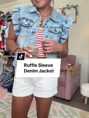 The cutest denim jacket everrrr. Love the ruffle sleeves! @Chic Trendy Denim 
