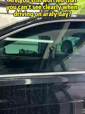 The oil film on the glass can easily lead to dangerous driving during heavy rainstorms and at night#dangerous #CarClean #Windshield #oilfilmcleaner #tiktok