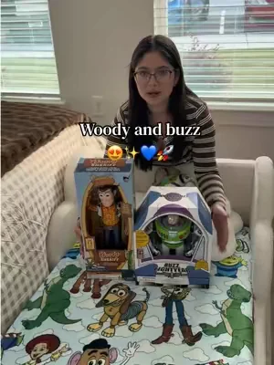 Woody y buzz light year juntos ✨el mejor regalo que puedes darle a tus pequeños asficionados a toy story 😍@Disney Store #toystory #woodytoystory #buzzlightyear #disney #toddlergiftideas 