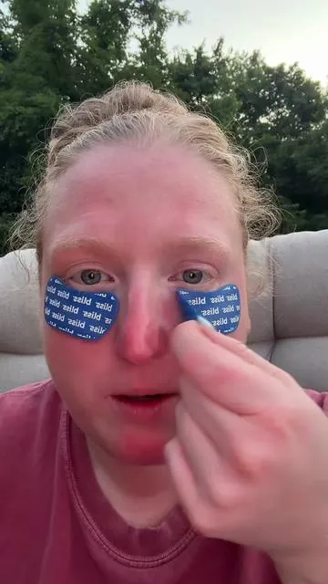 Join my chaos while I attempt to figure out these reusable eye masks... 😂💚 Spoiler: It took me a minute, but now I'm obsessed. Paired with the Eye Do All Things Eye Gel, they're the perfect little self-care combo for tired, puffy eyes. If I can figure them out, you've got this! 🤣✨ 🛒 Grab yours in the TikTok Shop and learn from my mistakes. 😂💚 #TikTokShop #SelfCare #EyeMasks #SkincareRoutine #MorningRoutine 