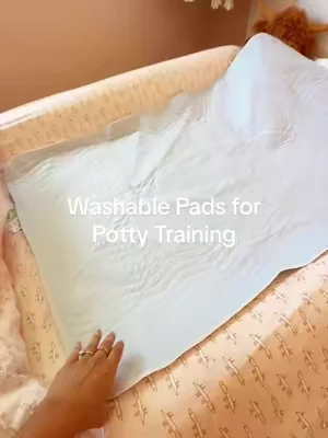 help your toddler transition out of pull-ups with a washable underpad 🌙 reusable bed protector for potty training, bedwetting, nighttime accidents & mattress protection. leakproof, machine washable, saves you from ruined mattresses. @Improvia #pottytraining #momhacks #bedwetting #pottytraininingmama #CapCut 