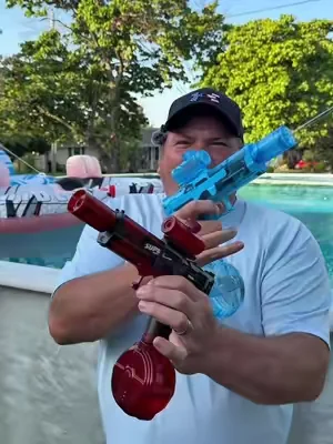Beat the heat with the Ultimate Battle Water Blaster! 💦 Featuring automatic electric firing, a glowing LED muzzle, 320cc high-capacity tank, and up to a 32-ft shooting range, it’s perfect for epic backyard, pool, beach, and family water battles. Recharge, refill, and let the summer fun begin! ☀️🔫💦 #summervibe #summerwins #watergun #outdoorfun #DealsForYouDays 