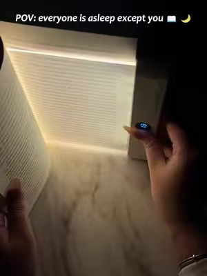 Everyone is asleep.💤 The house is quiet.🤫 I still get my peaceful reading time without disturbing anyone.📖🌛#booklover #booklight #BookTok #Summerwins  #DealsForYouDays 