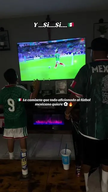 Si el fútbol corre por tus venas, esta camiseta es para ti. Ligera, cómoda y con un diseño inspirado en la grandeza de México. Perfecta para los partidos, reuniones con amigos o para demostrar tu pasión todos los días. 🇲🇽⚽ #Mexico2026 #VamosMexico #AficionMexicana #SeleccionMexicana #mexico🇲🇽 