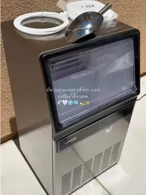 commercial ice maker perfect for parties or all those XL iced coffees 😍🤩 #icemaker #icemachine #homegadgets #gadgets #tiktokshop 