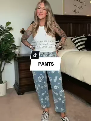 I’m 5’3” 135lbs wearing a small. Comes in other colors! #barreljeans #barreljeansoutfit #barrelpants #floraljeans #floralpants 