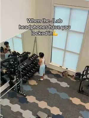 When them high quality headphones have you too locked in 🏋️💪