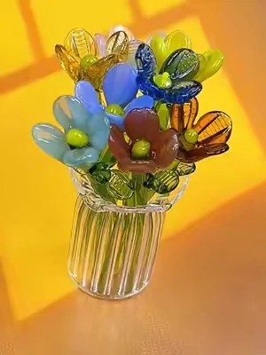 Looking for the perfect little desk or vanity accessories? These are too cute to pass up. 💕 #minidecor #glassflowervase #trinkets