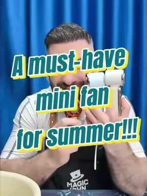 Have you ever seen a mini fan that actually blows cold air? It’s super refreshing, comes with an ice compress function, and the price is unbelievably affordable. #MAGICJOHN #foryoupage❤️❤️ #losangeles #tiktokmademebuyit #handheldfan 