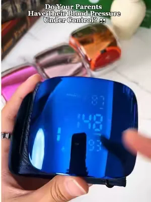 Large display, voice readings, and super easy to use. #momapproved #seniorhealth #healthdevice #familycare #bloodpressuremonitor   
