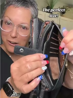 The size is perfect! #crossbodywallet 
