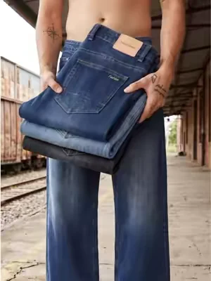 If you love shooting vintage looks at abandoned gas stations and country roads, this washed straight leg jeans delivers that classic laid-back American aesthetic.#pants #mensfashion #jeansformen #jeansoutfit #DailyWear #comfystyle 