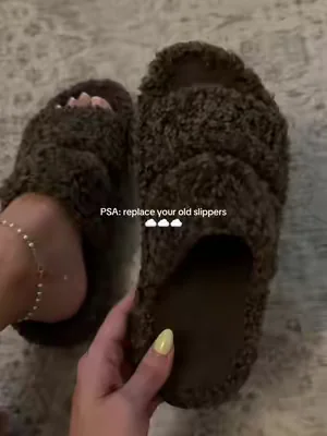 These EverFoams open-toe slippers are the pair I keep reaching for every single day ☁️🤍 They're the perfect slip-on slippers for lounging at home, packing for a trip, or throwing on around the campsite. The cushioned footbed is so soft, and the open-toe design keeps them comfortable year-round. They're also a great option if you're looking for slippers for wide feet since they have a roomy, comfortable fit. Whether you need cozy slippers, room slippers, dorm slippers, travel slippers, camping slippers, or just a pair of comfy slippers for women, these are such a good find. #slippers #opentoeslippers #houseslippers #everfoams #slippersforwomen 
