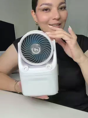 🥵 ¿Sintiendo que te derrites este verano? Olvídate de los ventiladores comunes que solo mueven el aire caliente. 💨❄️ Este Arctic Air Ice Jet X3 literal bota aire frío al instante. Es súper compacto, perfecto para ponerlo en tu escritorio, mesa de noche o espacio de trabajo. ¡Dile adiós al calor! #aireacondicionadoportatil #tiktokshopfinds #productosdetiktok #calor #verano 