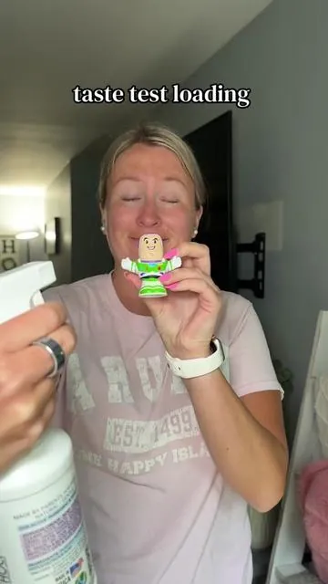 If you can’t do this with the cleaner that you use for your baby’s toys then wyd??? @Littley USA  @Think Smarter Products  #hocl #babysafe #nontoxic #cleaning #cleantok 