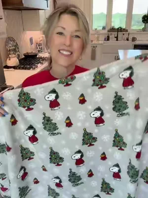 The new Peanuts Holiday Berkshire blanket just dropped!! #Berkshire #dealsforyoudays #christmasinjuly #blanket #snoopy @QVC, Inc 