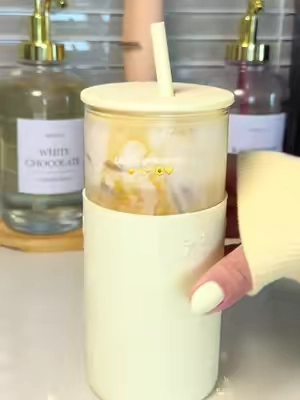 these are so fun 💃☕️💛 #dealsforyoudays #butteryellow #yellow #icedcoffee #icedcoffeecup 