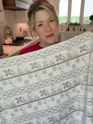 Last year peanut blanket on a clearance price! #peanuts #snoopy #Berkshire #dealsforyoudays #blanket  @QVC, Inc 