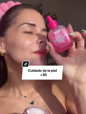Respuesta a @Maddie Tokita Rizzo NAD en el cuidado de la piel puede ayudar a que la piel se vea más firme, luminosa у saludable, además de apoyar su proceso natural de reparación y retrasar el envejecimiento prematuro @Eqqualberry #tiktokshopcreatorpicks #DealsForYouDays #premiumbeautypicks #dfyd #SummerVibes 