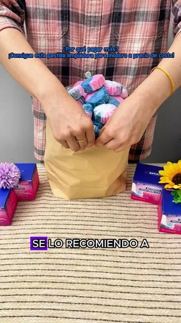 Esta pastilla limpiadora para inodoro mantiene tu baño impecable. Solo colócala en el tanque y deja que haga el trabajo. ¡Super fâcil! #limpiadorparainodoro #esencialesdelhogar #trucosdelimpieza #TikTokShopBlackFriday #TrucosPara ElBaño
