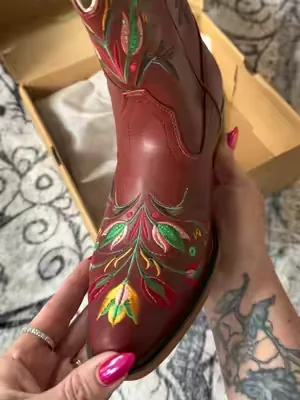 The quality and style of these beautiful boots are unmatched #womensboots #westernfashion #westernboots #bootsforwomen #rodeooutfits 