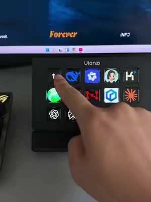 A steam deck and usb-c dock in one? This is smart#desksetup #contentcreatortools #streamdeck #streamer #videoediting 