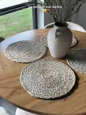 Nada más hermosooo!  Dining table, mesa de comedor!  #diningtable #mesa #rounddiningtable #homedecorideas 
