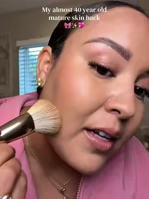 I’m loving #bbcream from @missha.official and the GLOW BB BOOMER. As someone with mature skin it’s hard to find something that works well for my changing skin. #maturingskin #makeuptutorial #makeuphacks 