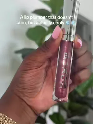 My all time favorite lip gloss #buxom #buxombabe #lipplumper #lipplumpergloss 
