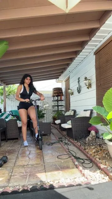 parezco una niña chiquita con esta Scooter  la amoooo 🥹😍😍😍🤭